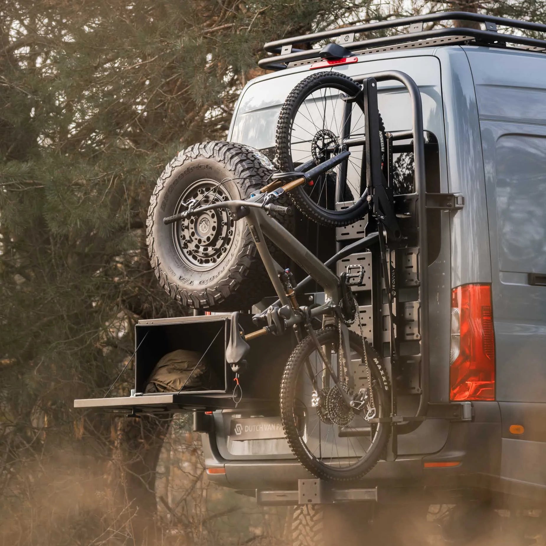 Cargo Box 420 - installed context 6
