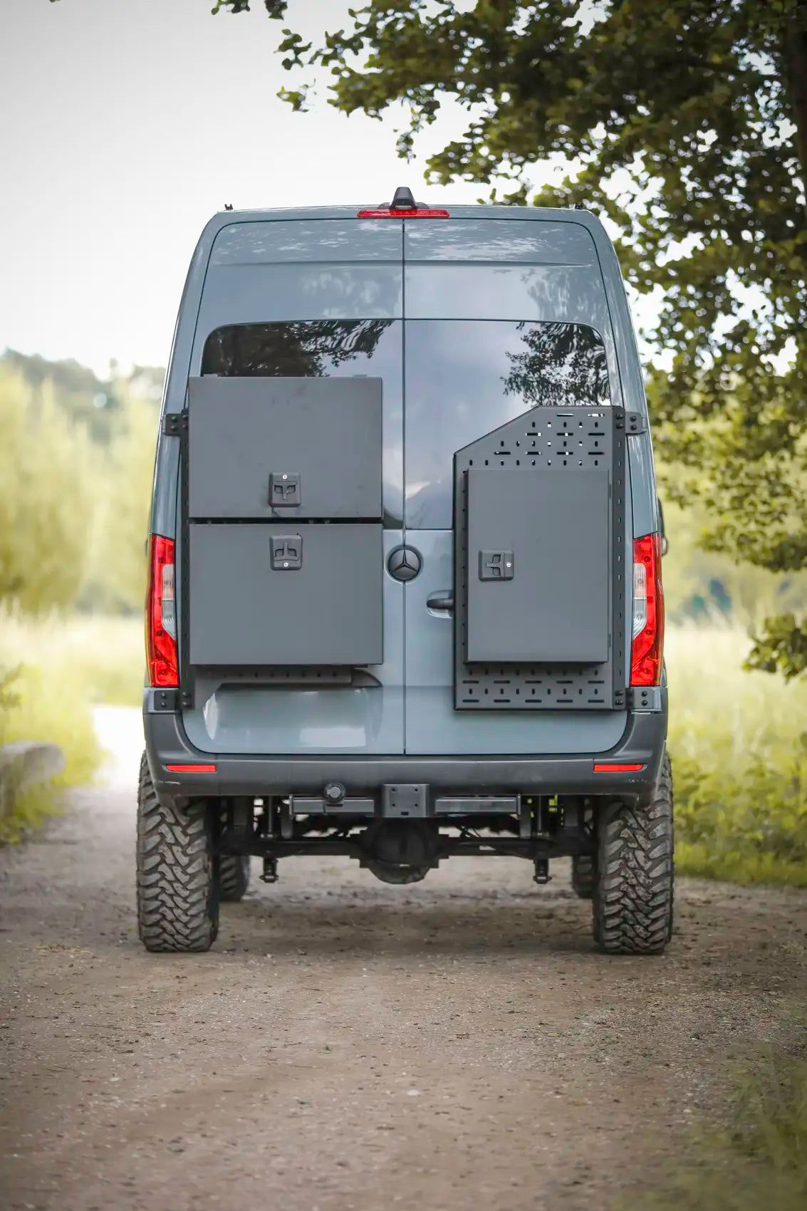 Cargo Rack Right Door - installed context 4