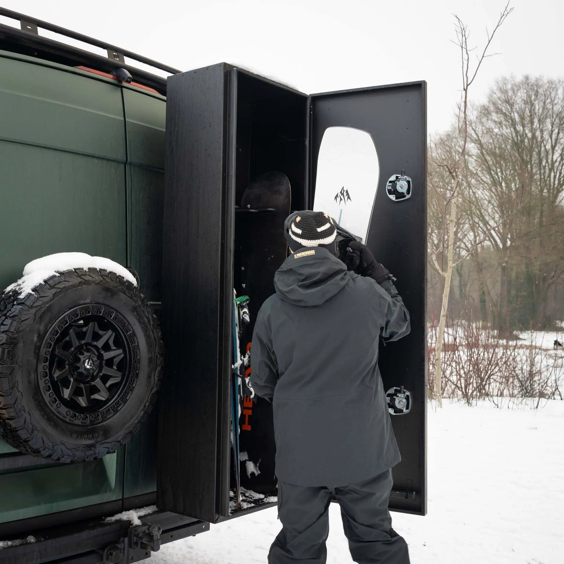 Board Ski Box - angle 3