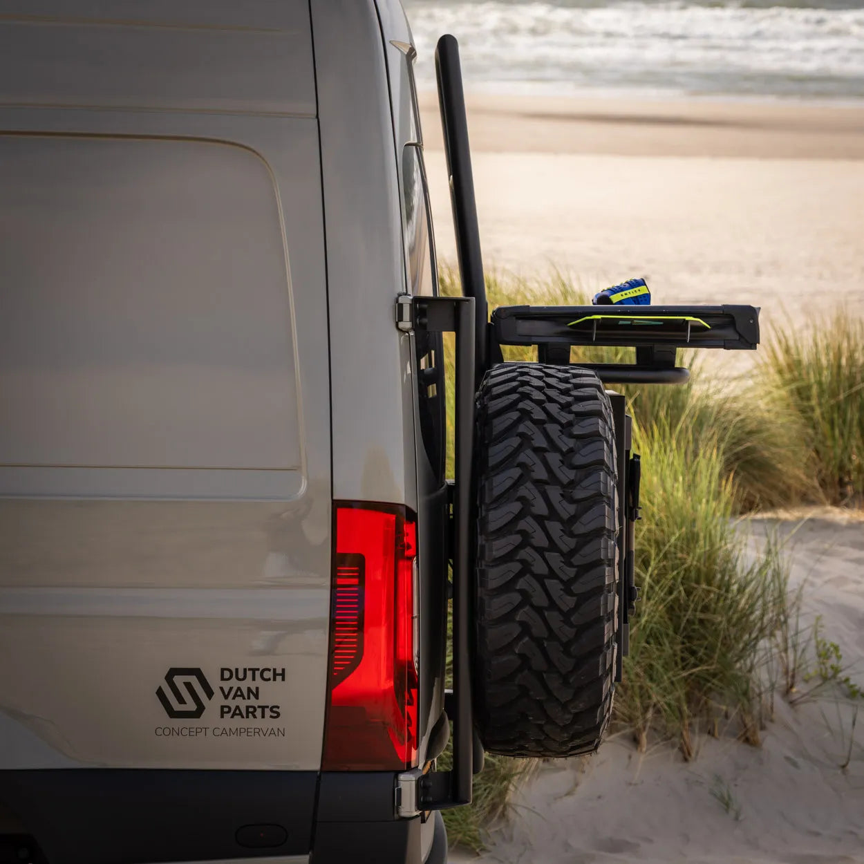 Cargo Frame Bike Carrier Sprinter Crafter - installed context 2