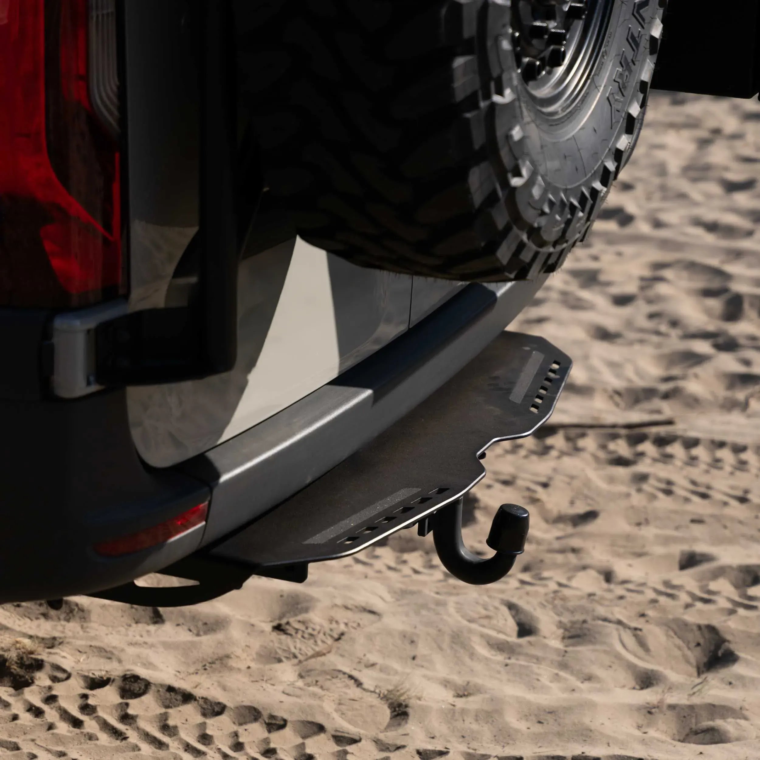 Hitch Step AWD/4x4 - angle 2