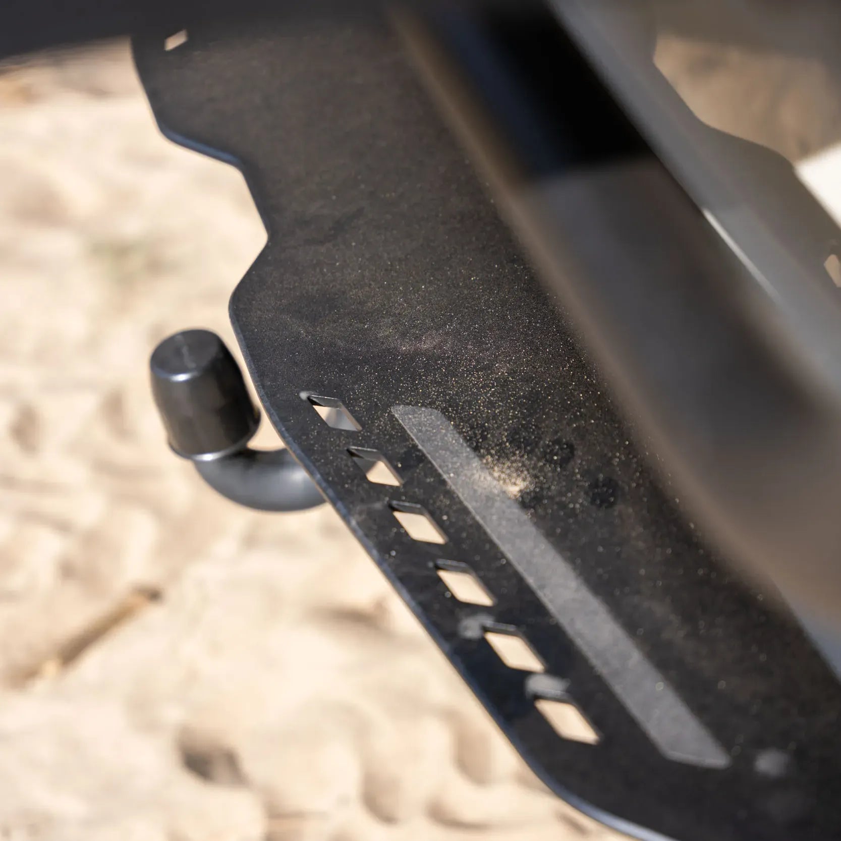 Hitch Step AWD/4x4 - angle 4
