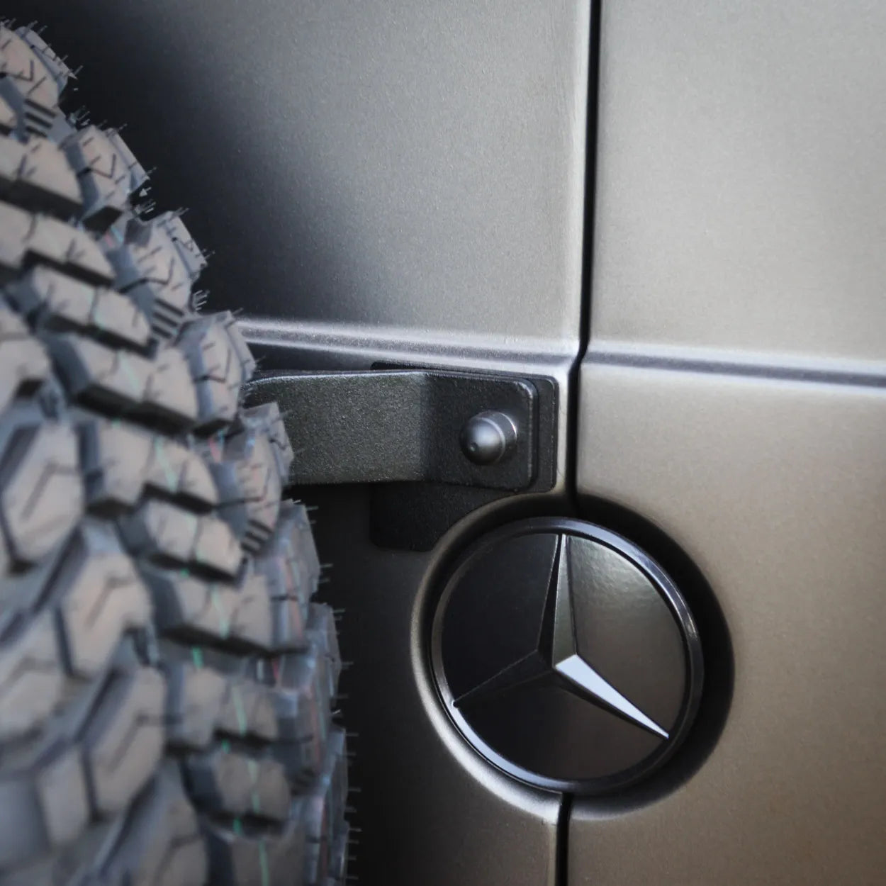 Tire Carrier - detail 7