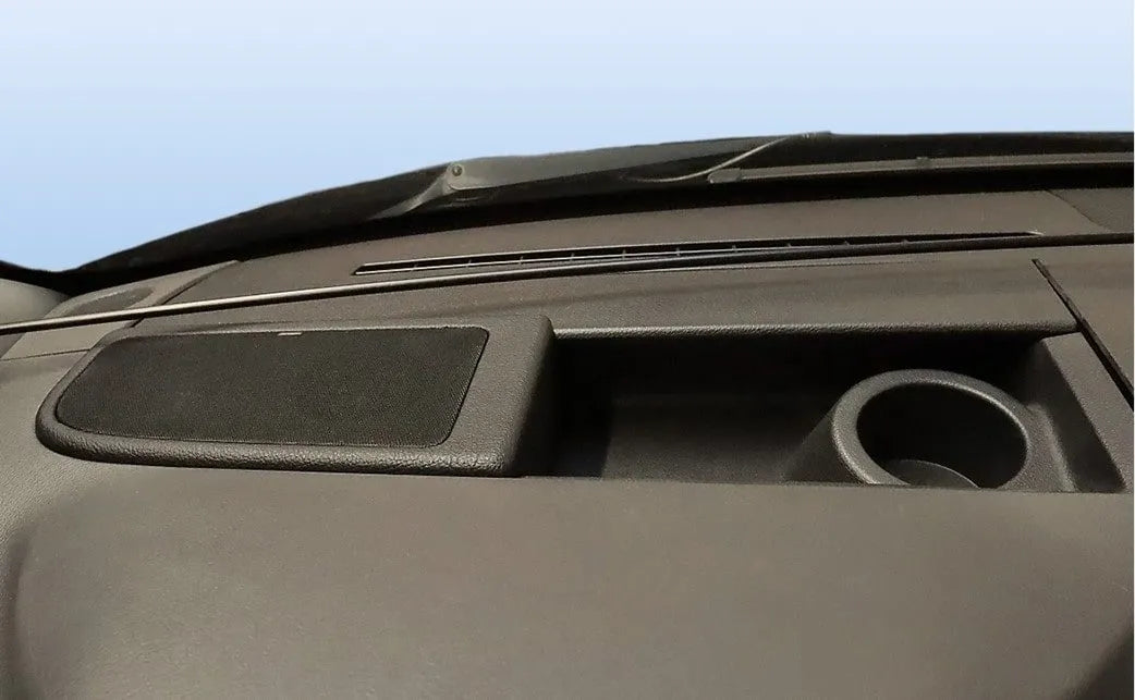 Jehnert speaker enclosure integrated into Sprinter dashboard