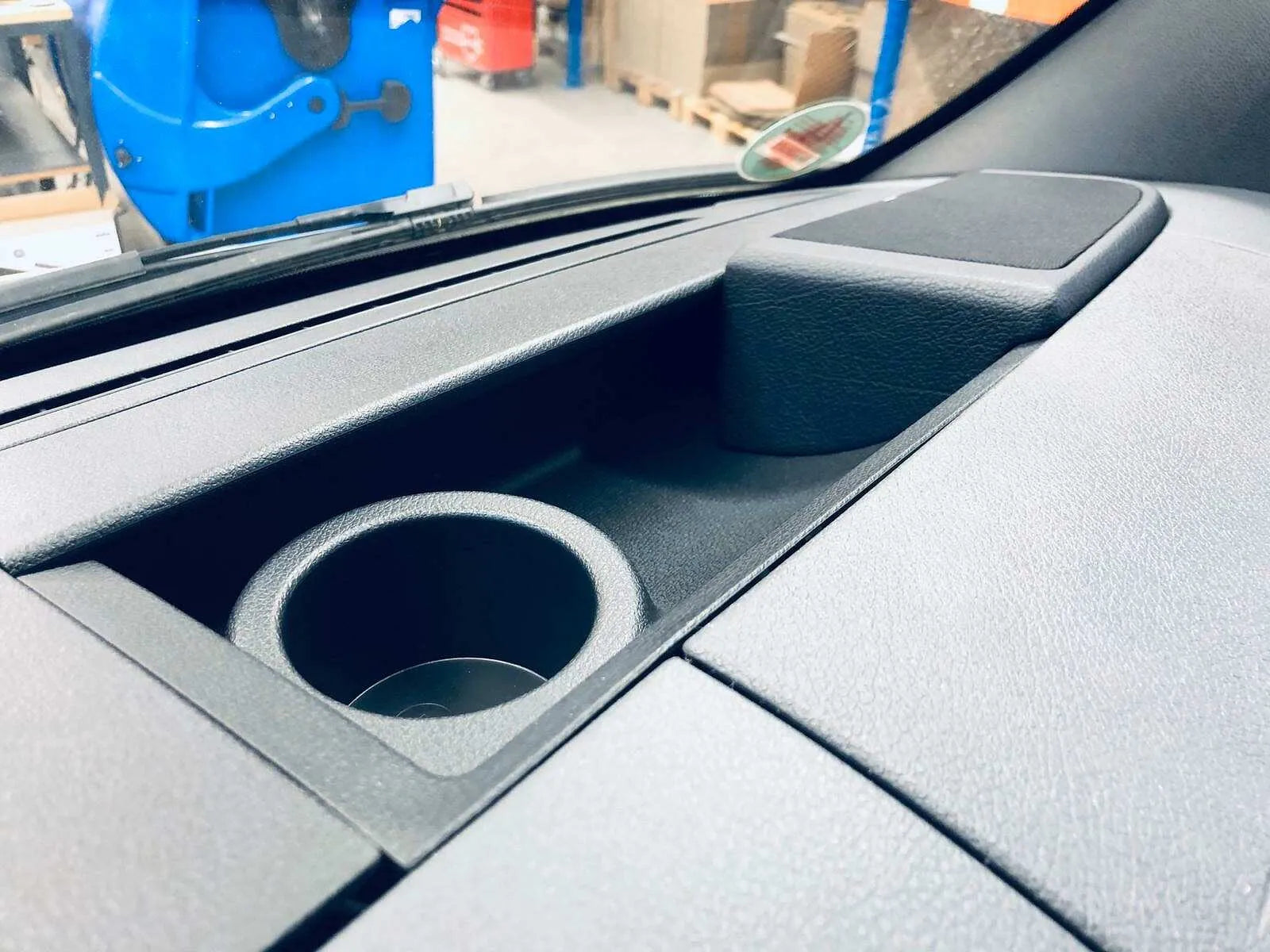 Jehnert sound system fitted to Mercedes Sprinter dashboard