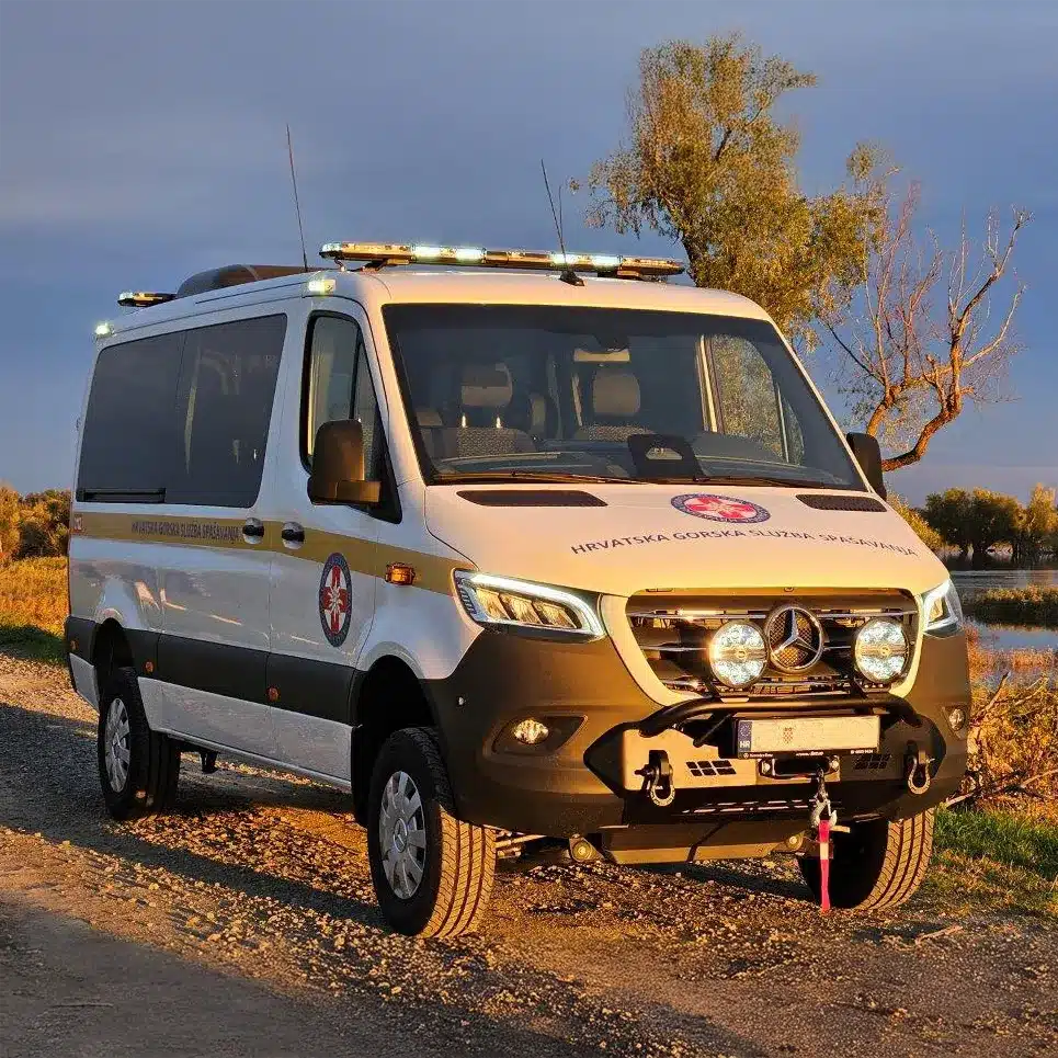 Grille Lamp Mount - Sprinter (2018+) - image 11